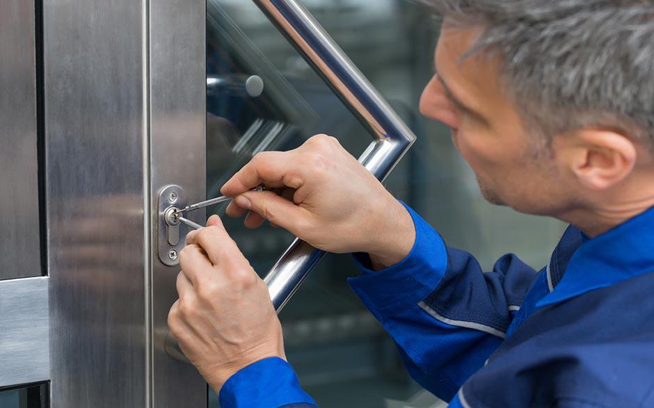installation porte Égly